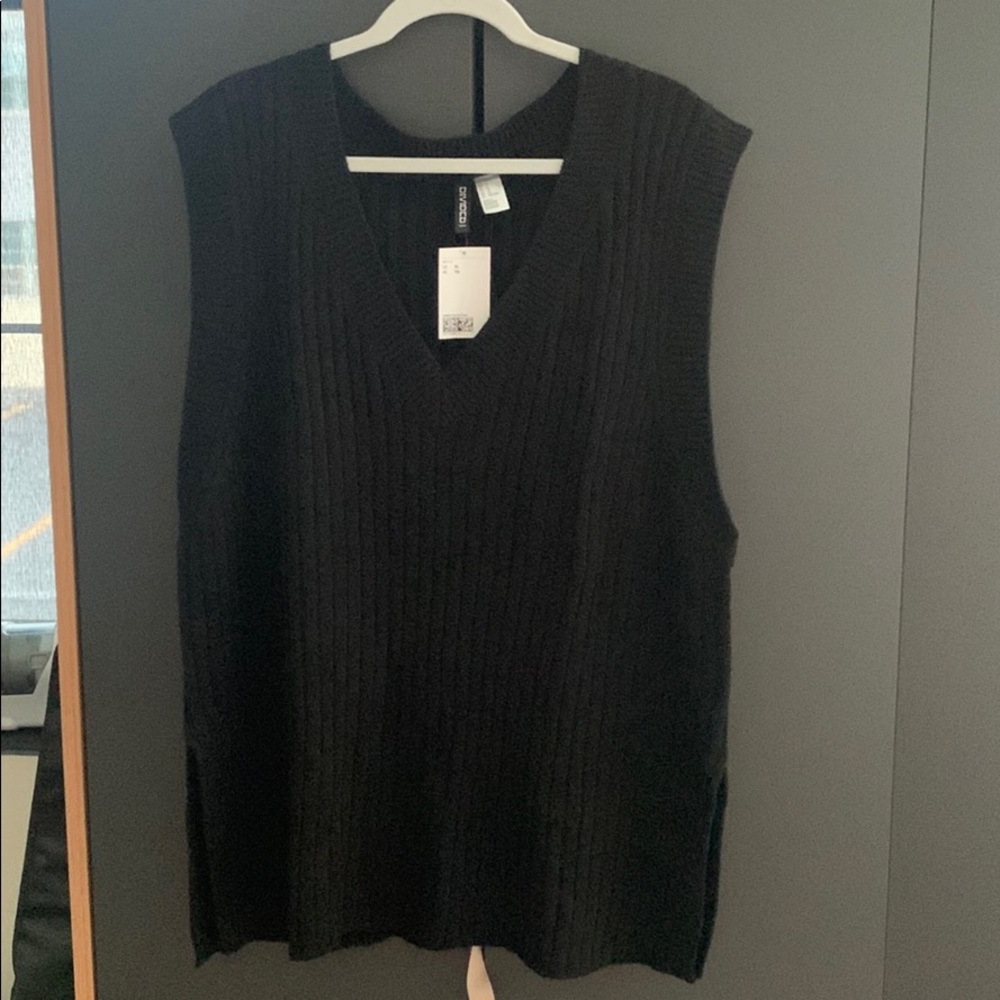 NWT H&M Sweater Vest